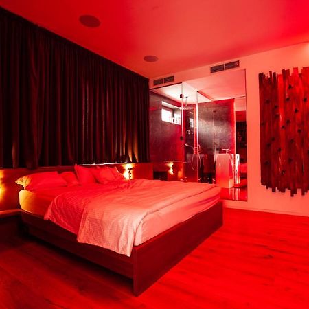 Contemporary Apartment With Fireplace & Terrace Banská Bystrica Exterior foto